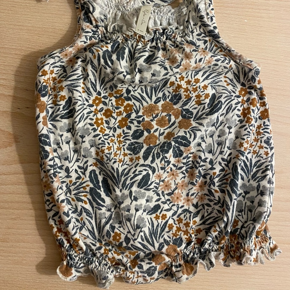 Gorgeous boutique romper 0-3M